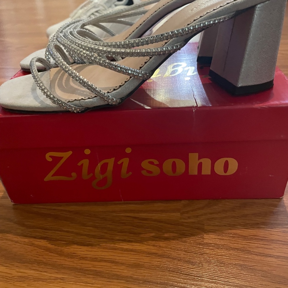 Formal Shoes - Picture 2 of 2